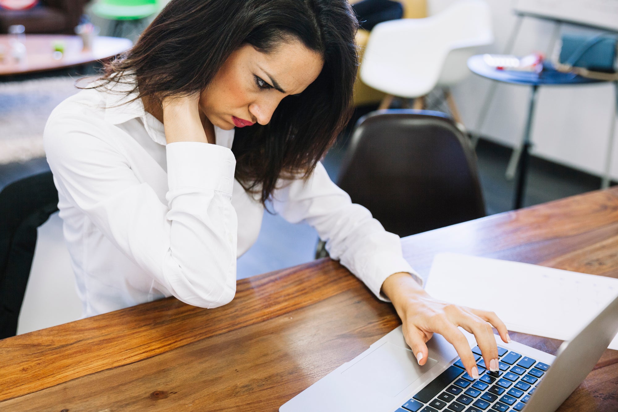 TREAT A STIFF NECK AT THE OFFICE IN UNDER 2 MINUTES